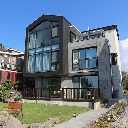 Plumeria Pension Чеджудо Экстерьер фото