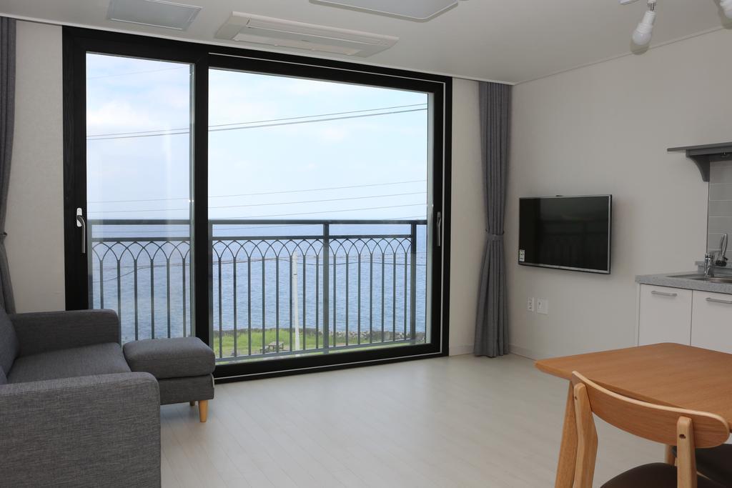 Plumeria Pension Чеджудо Экстерьер фото