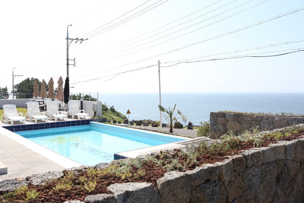 Plumeria Pension Чеджудо Экстерьер фото