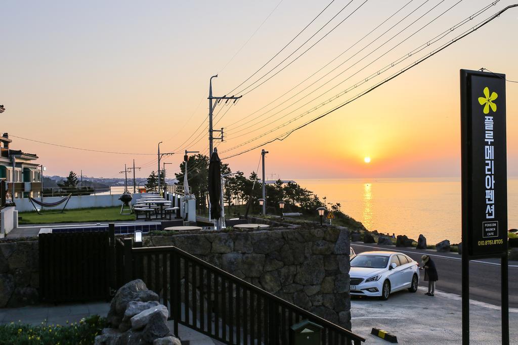 Plumeria Pension Чеджудо Экстерьер фото