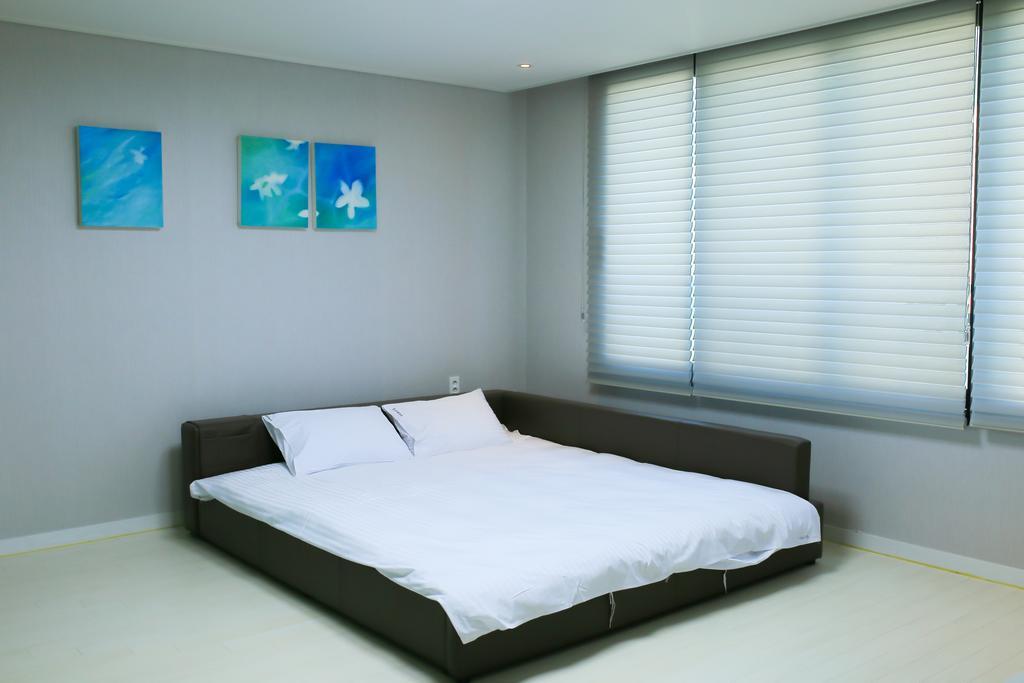 Plumeria Pension Чеджудо Экстерьер фото