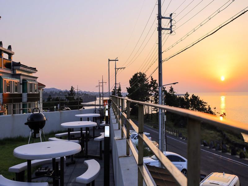 Plumeria Pension Чеджудо Экстерьер фото